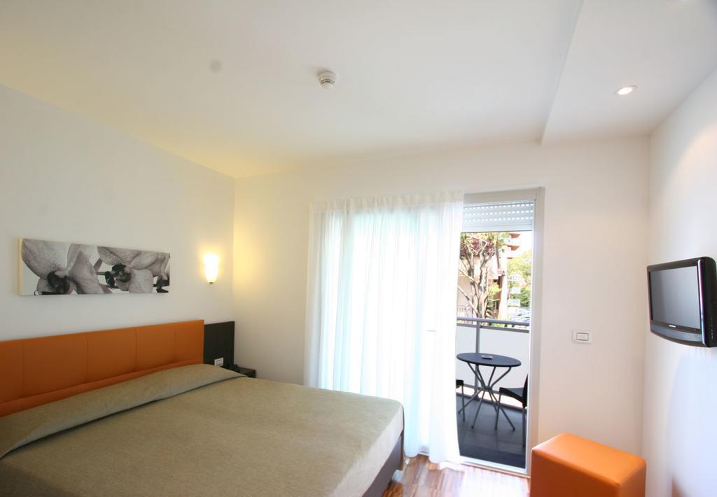 Hotel Simi Lan Линьяно-Саббьядоро Экстерьер фото